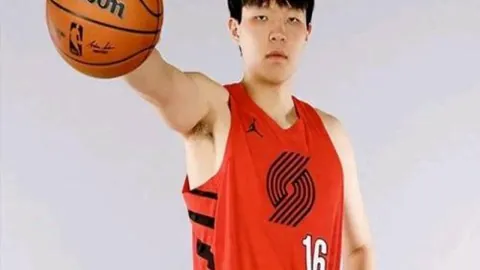 [图]哈兰德双响助曼城2-1逆袭布伦特福德，连胜脚步继续前行